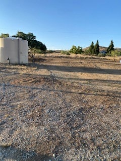 view of yard featuring a rural view