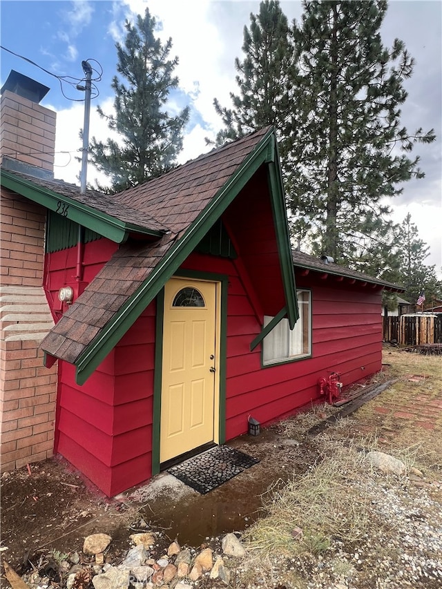 view of outbuilding