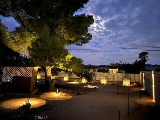 57825 El Dorado Dr, Yucca Valley, CA 92284 - view of yard with an outdoor fire pit
