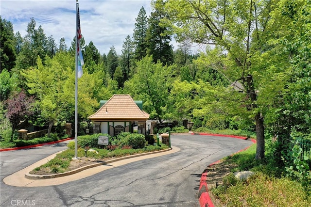 Listing photo 2 for 27513 Meadow Bay Dr, Lake Arrowhead CA 92352