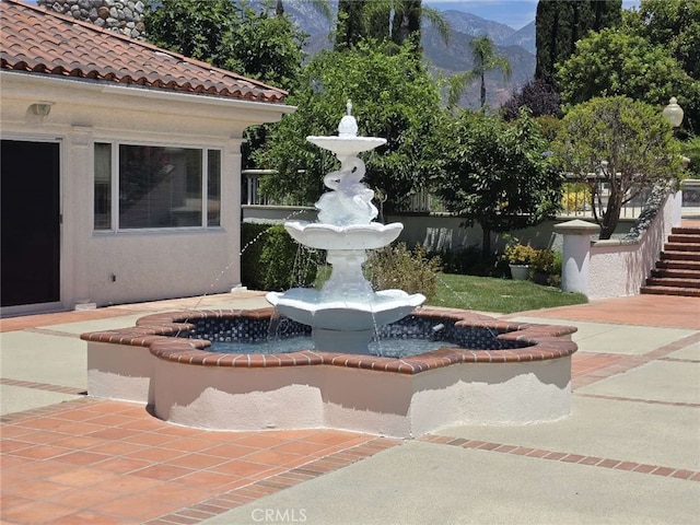 view of property's community with a mountain view