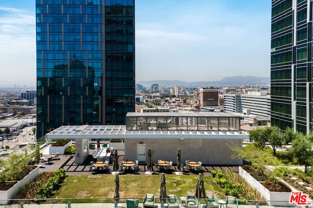 view of city featuring a mountain view