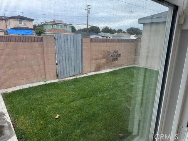6053 Turnergrove Dr, Lakewood, CA 90713 - view of yard with a gate