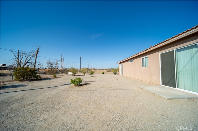 view of yard featuring a patio