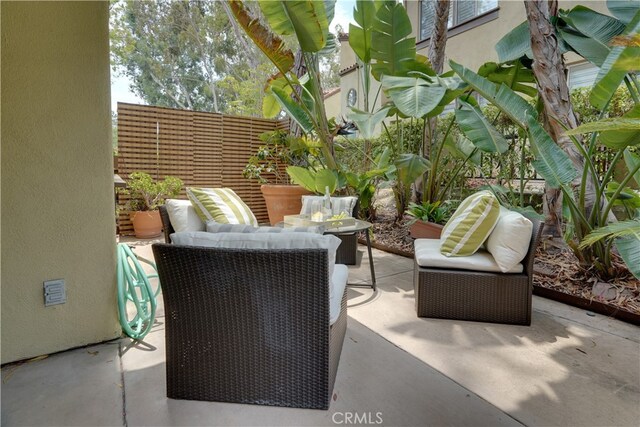 view of patio featuring an outdoor hangout area