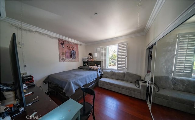 2021 Miramar St, Los Angeles, CA 90057 - bedroom with crown molding and wood finished floors