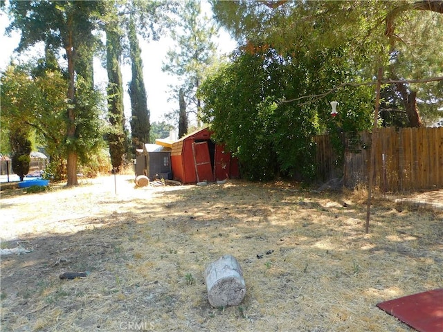 view of yard with a shed