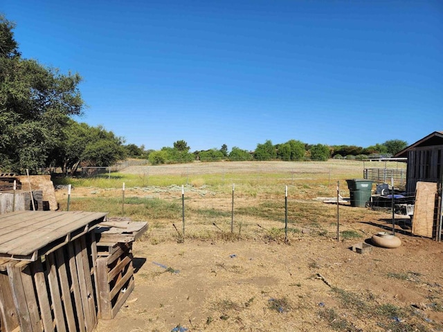 view of yard featuring a rural view