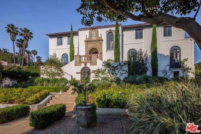 view of mediterranean / spanish home