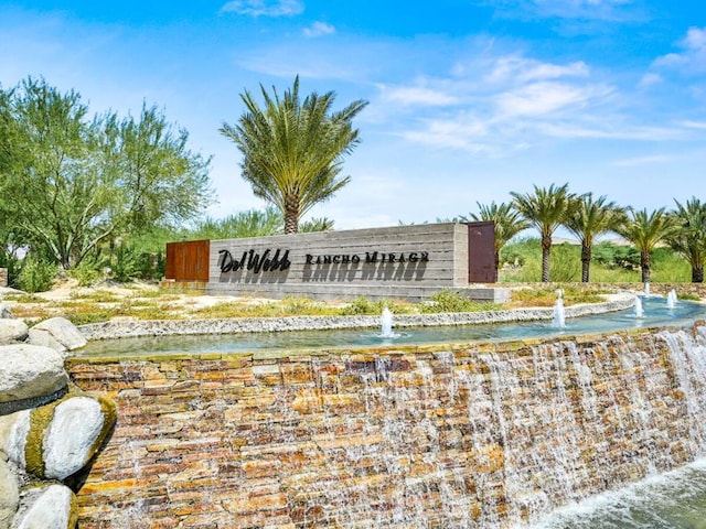 view of community / neighborhood sign