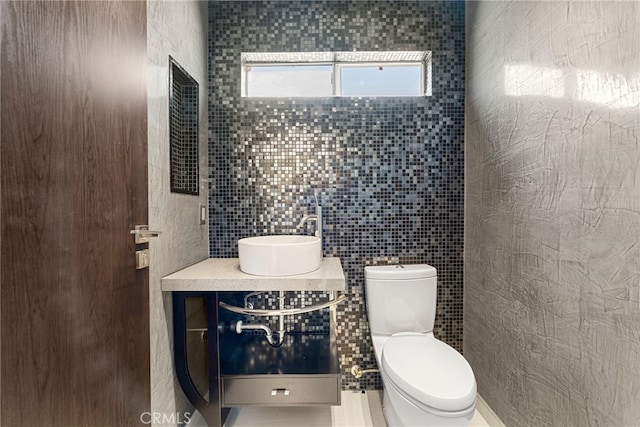 4301 Fulton Ave Unit 301, Sherman Oaks, CA 91423 - half bath with toilet and vanity