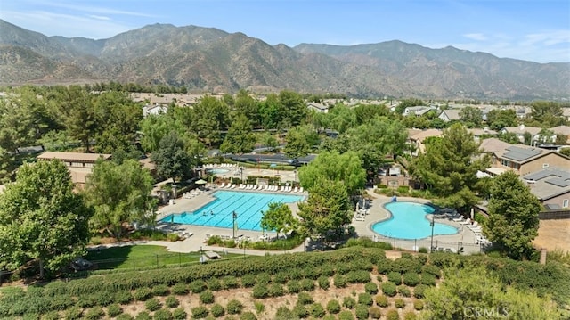 bird's eye view with a mountain view