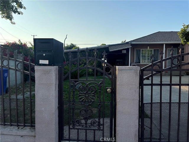 2407 E Bliss St, Compton, CA 90222 - view of gate