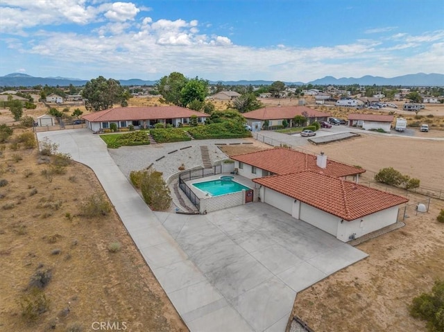 bird's eye view with a mountain view