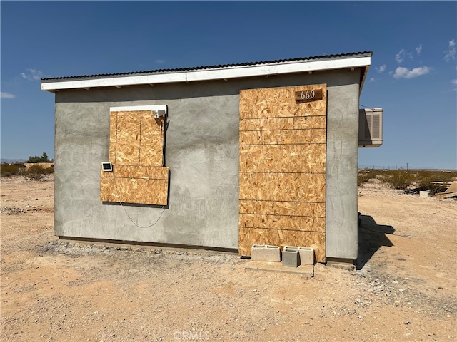 view of outbuilding