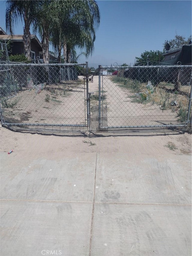 Listing photo 3 for 0 Mckinley Ave, San Bernardino CA 92410