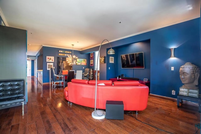 living room featuring dark hardwood / wood-style floors, a wealth of natural light, and crown molding