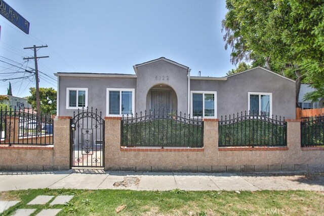 view of front of property