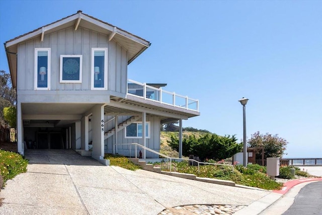 view of front facade featuring a carport