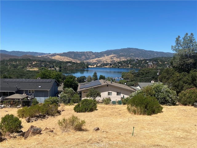 Listing photo 3 for 17211 Meadow View Dr, Hidden Valley Lake CA 95467