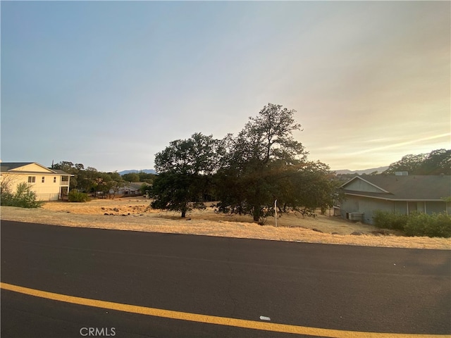 Listing photo 3 for 18765 Oak Grove Rd, Hidden Valley Lake CA 95467