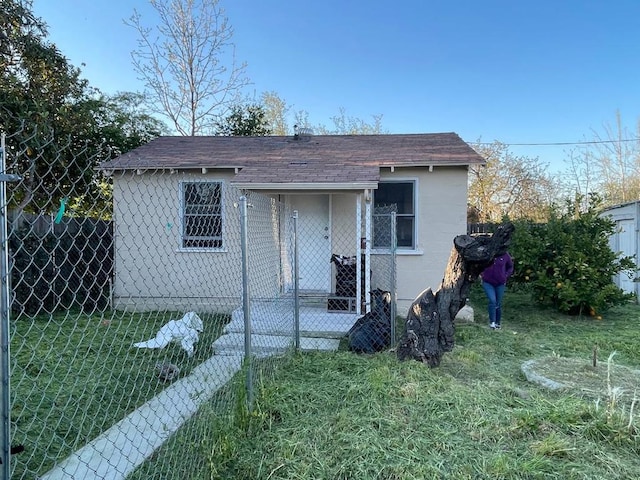 exterior space featuring a yard