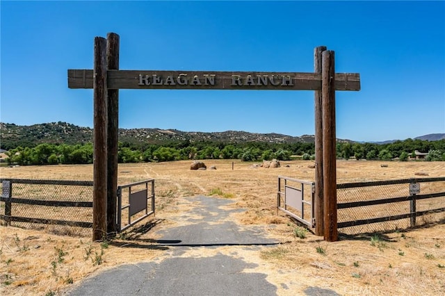 exterior space with a mountain view and a rural view