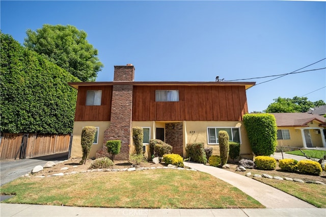 view of front of house with a front yard