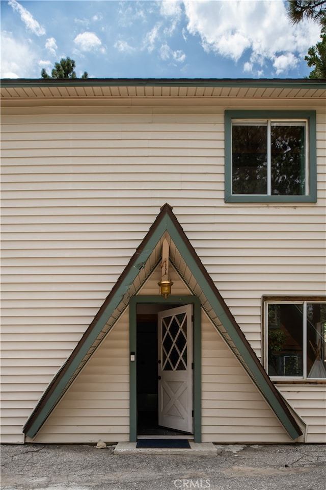 view of property entrance