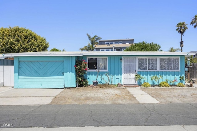 view of front facade with a garage