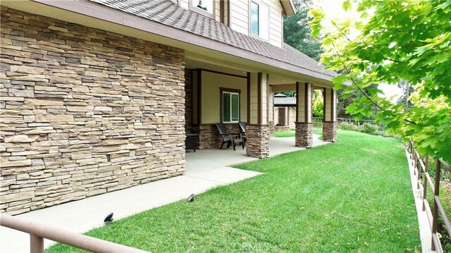 919 Venus Way, Crestline, CA 92325 - view of yard featuring a patio area and fence