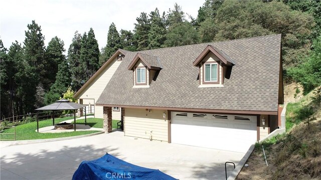 919 Venus Way, Crestline, CA 92325 - garage with driveway