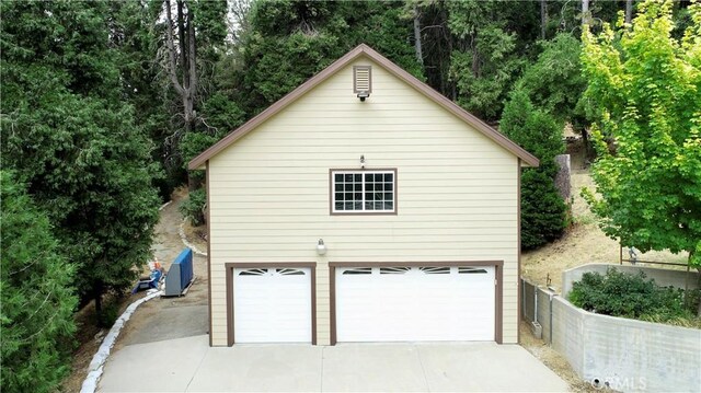 919 Venus Way, Crestline, CA 92325 - view of property exterior featuring cooling unit