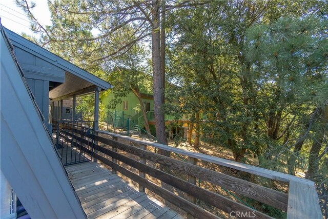 1154 Yukon Dr, Lake Arrowhead, CA 92352 - view of wooden terrace