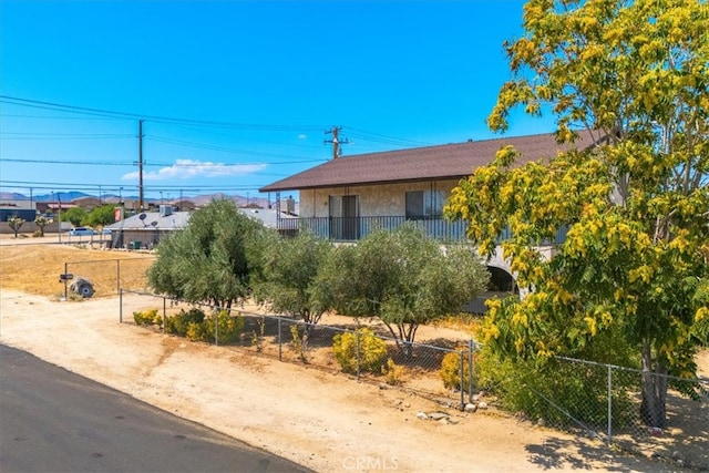 view of front of property