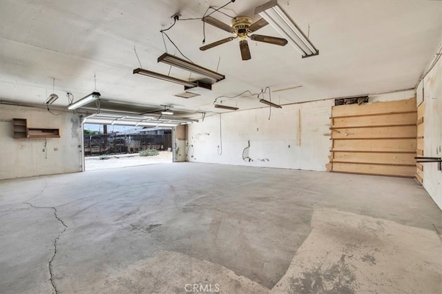 garage featuring ceiling fan