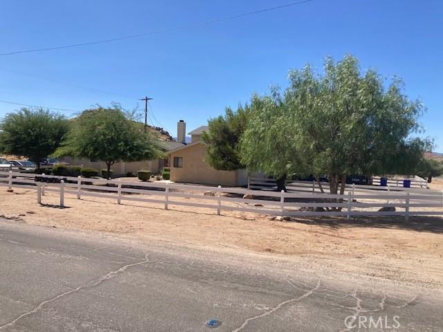 20247 Carlisle Rd Unit D, Apple Valley, CA 92307 - photo 4