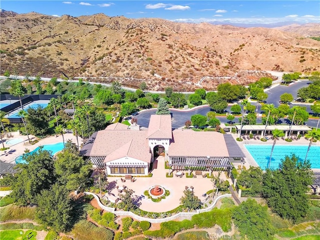 bird's eye view with a mountain view