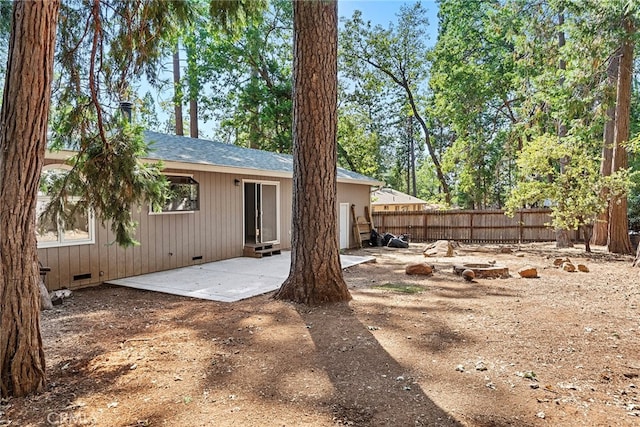 view of yard with a patio area