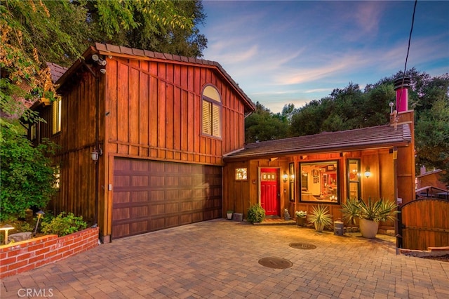 view of front of property featuring a garage