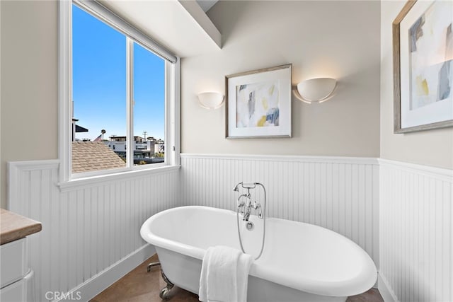 bathroom featuring a bathing tub