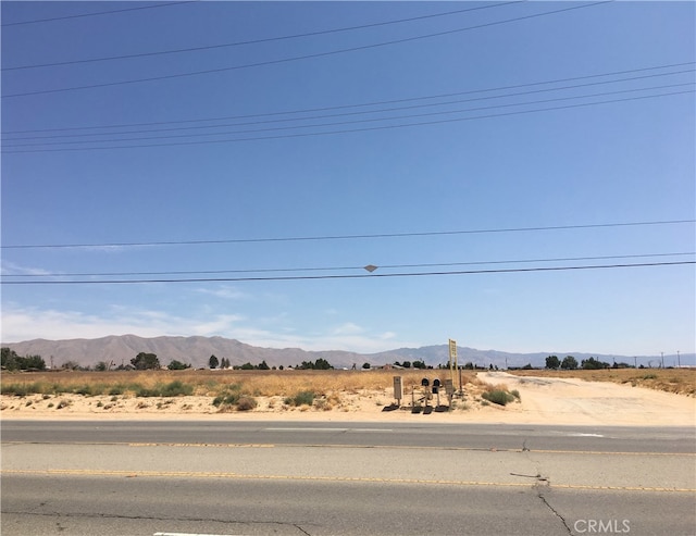 Listing photo 3 for 19575 Bear Valley Rd, Apple Valley CA 92307