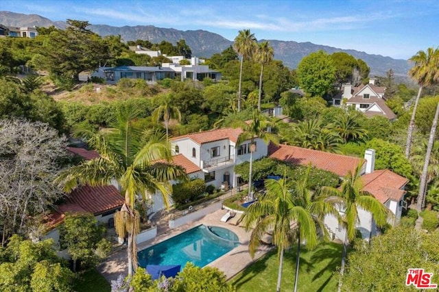 bird's eye view featuring a mountain view