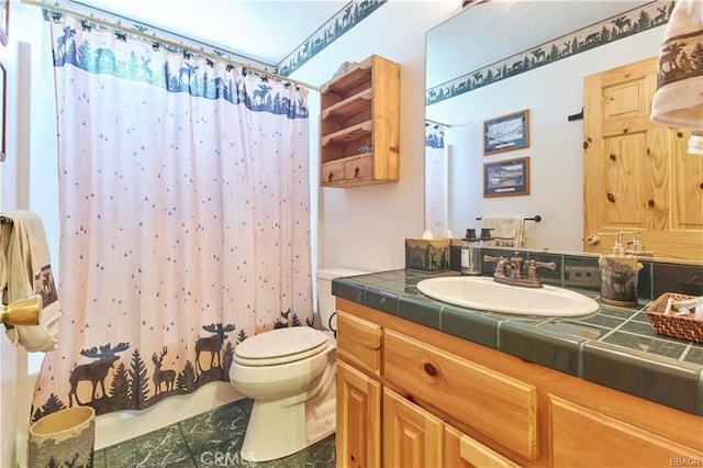 full bathroom with a shower with shower curtain, vanity, and toilet