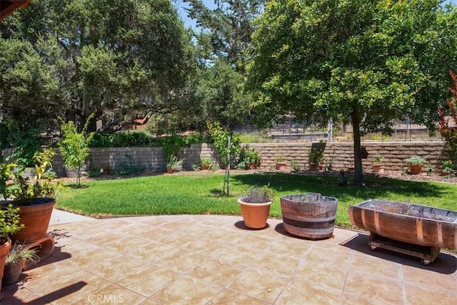 view of patio featuring a fire pit