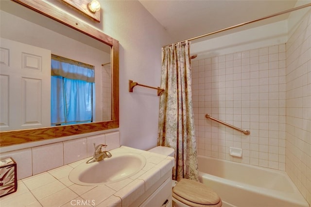 full bathroom with vanity, toilet, shower / bathtub combination with curtain, and decorative backsplash