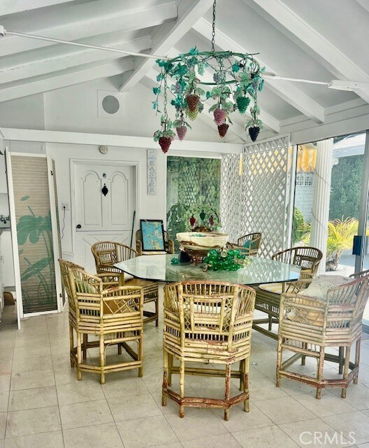 730 Santiago Ave, Long Beach, CA 90804 - view of sunroom / solarium