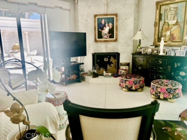 730 Santiago Ave, Long Beach, CA 90804 - view of tiled living room