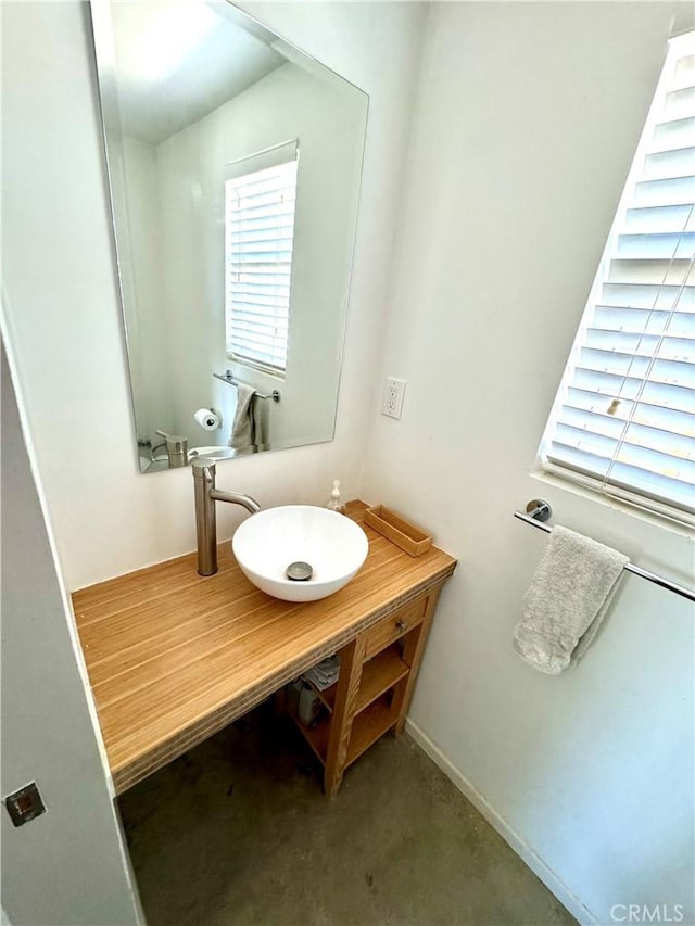 bathroom featuring sink