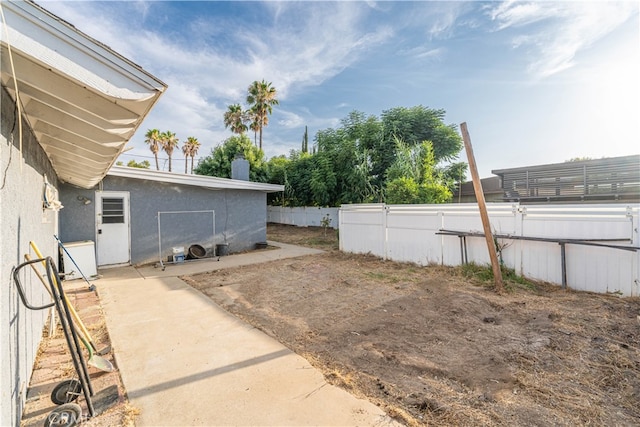 view of yard with a patio